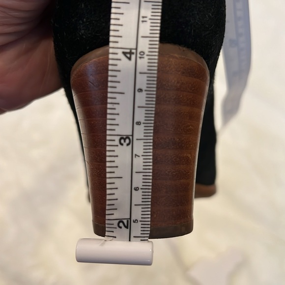 Women's Jack Rogers Black Suede Scalloped Booties Size 7.5 - Picture 6 of 6